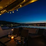 Floating House - Aria