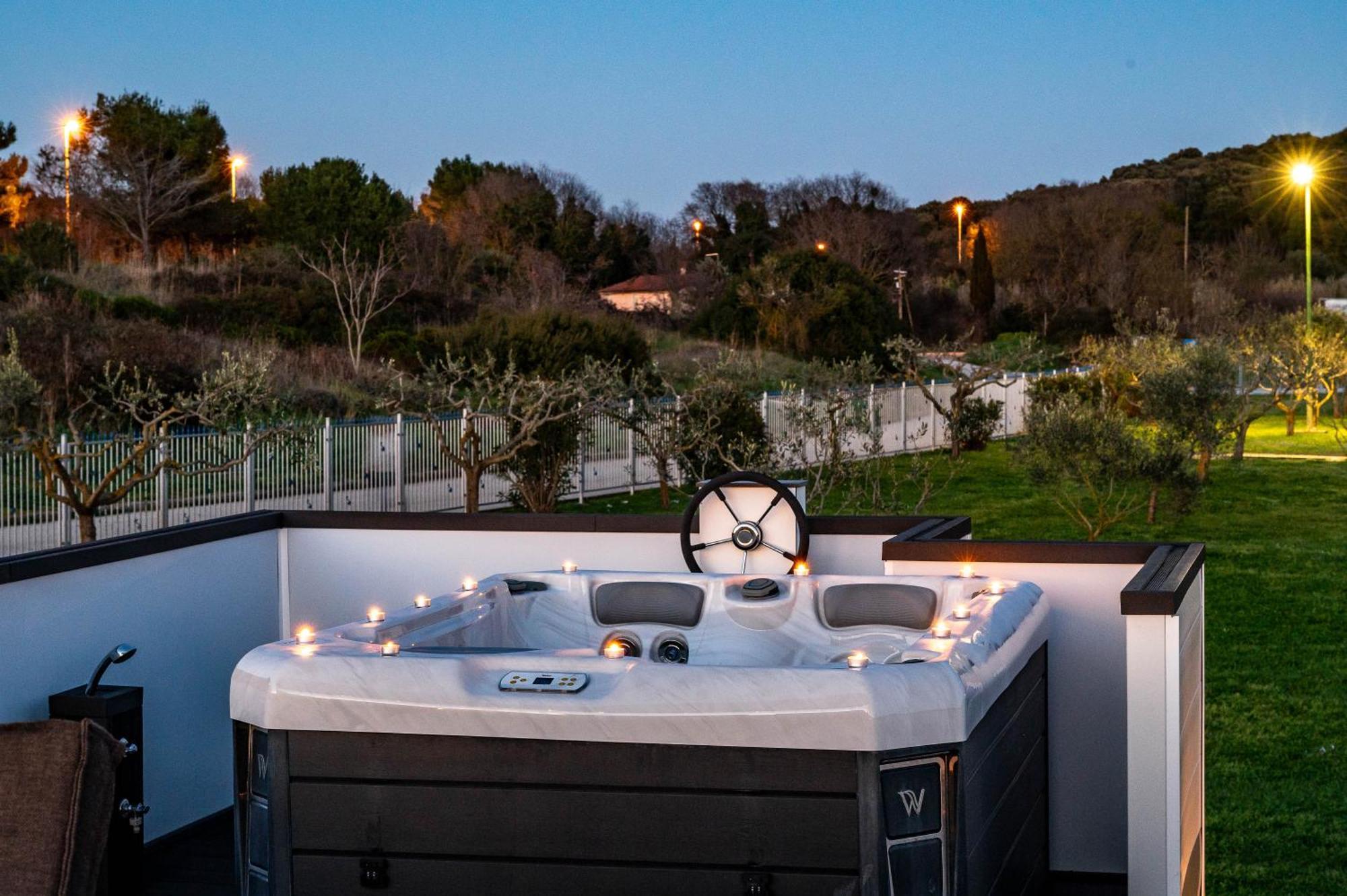 Apartment Floating House - Aria Pula