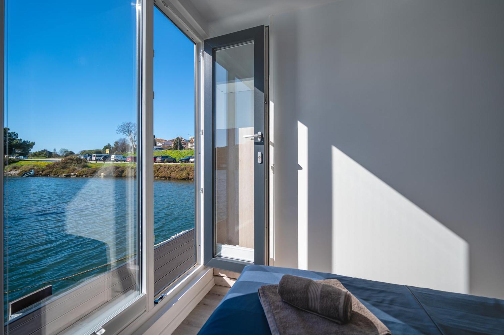 Apartment Floating House - Aria *