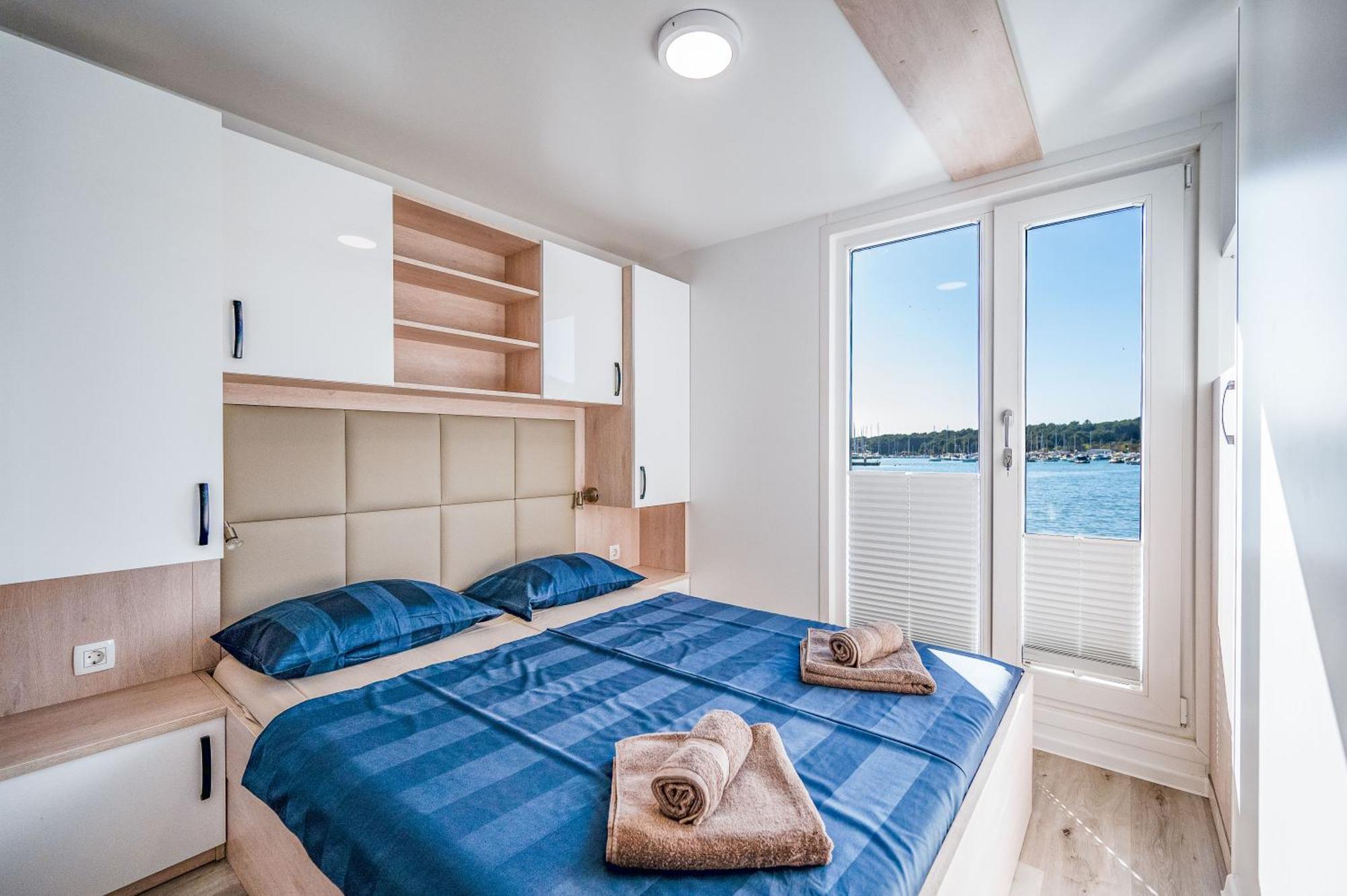 Apartman Floating House - Aria